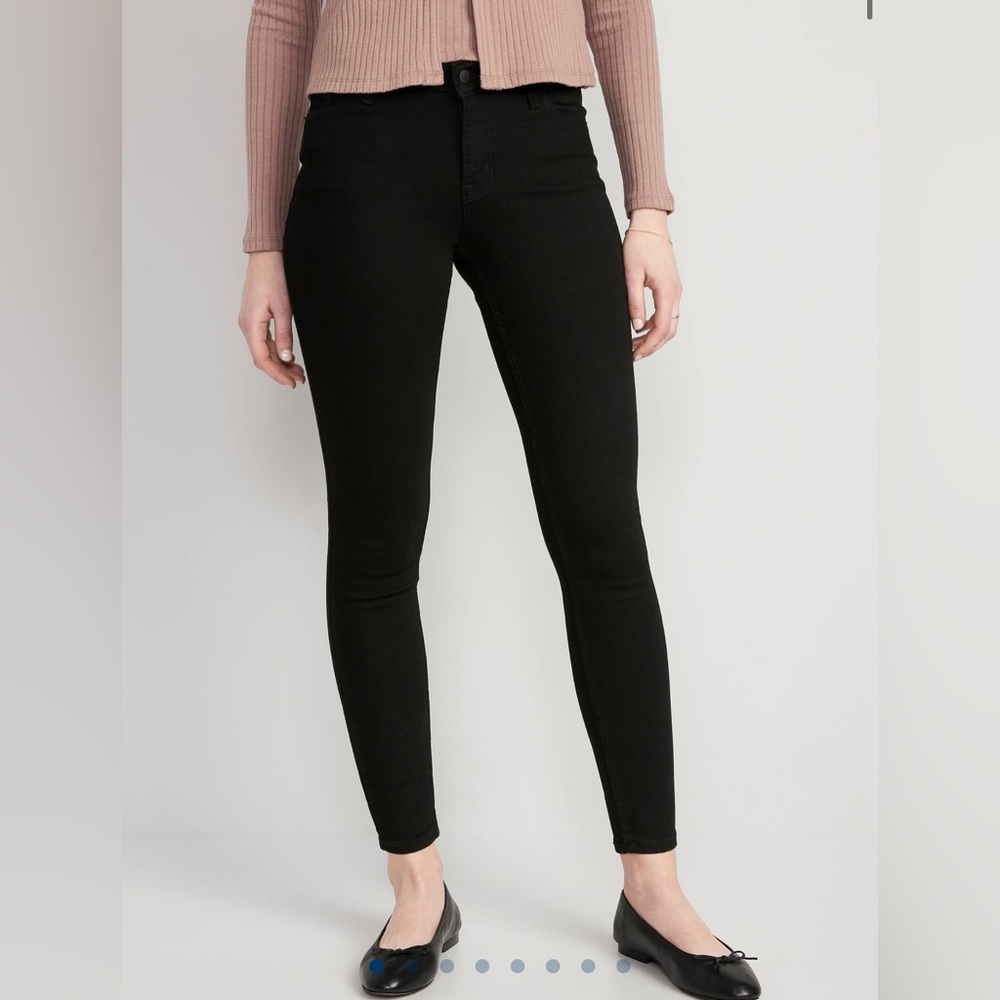 Old Navy Mid-rise Super Skinny Black Jeans